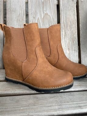 Tan Wedge Chelsea Ankle Boots